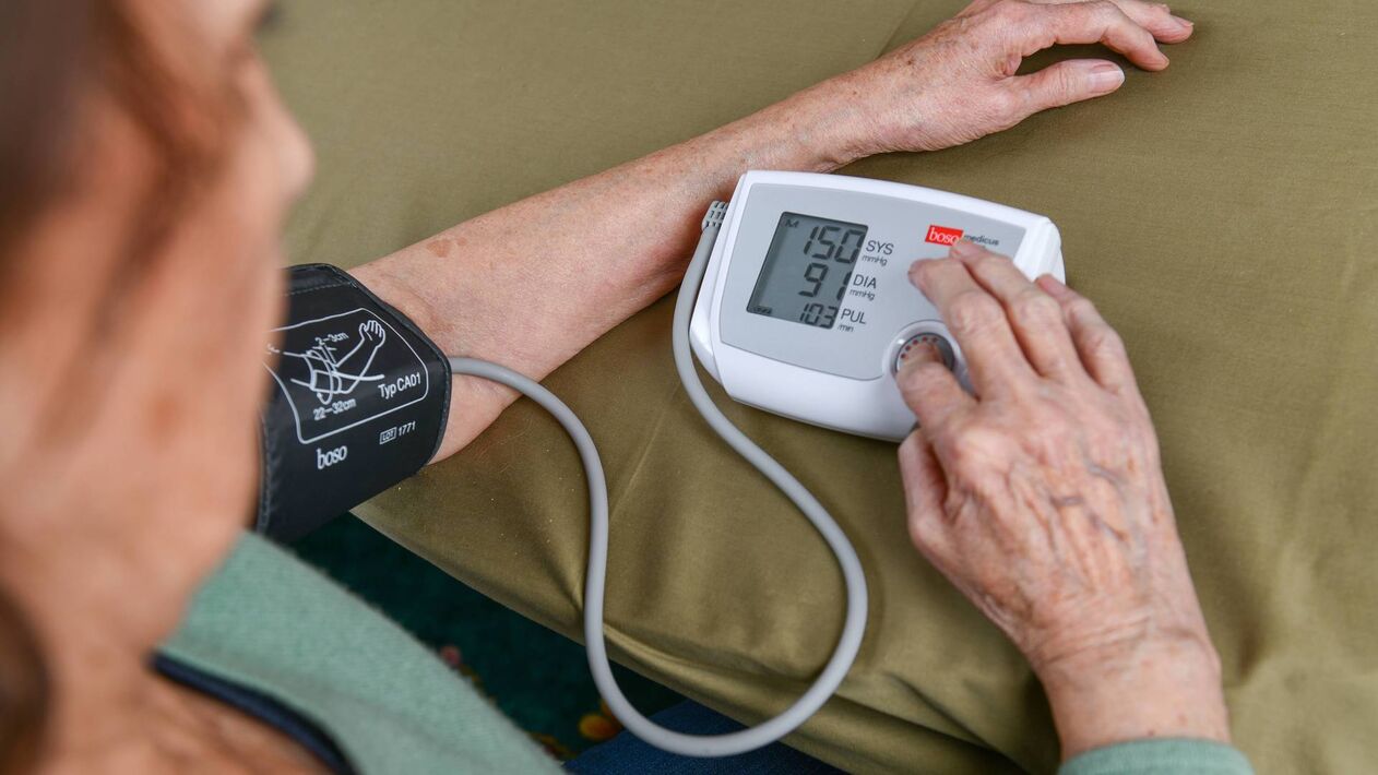 High pressure indicators in front of the cardiform